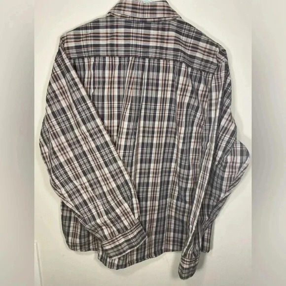 Wrangler premium quality button down with velcro pockets | size large - Picture 2 of 5